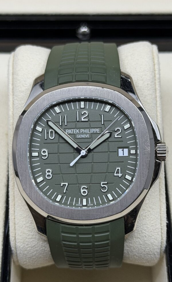 Patek Philippe Aquanaut 42.2mm 5168G-010 “Green”